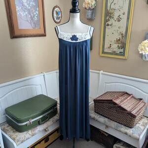 1990s Ashley Ames Floral Embroidered Night Gown